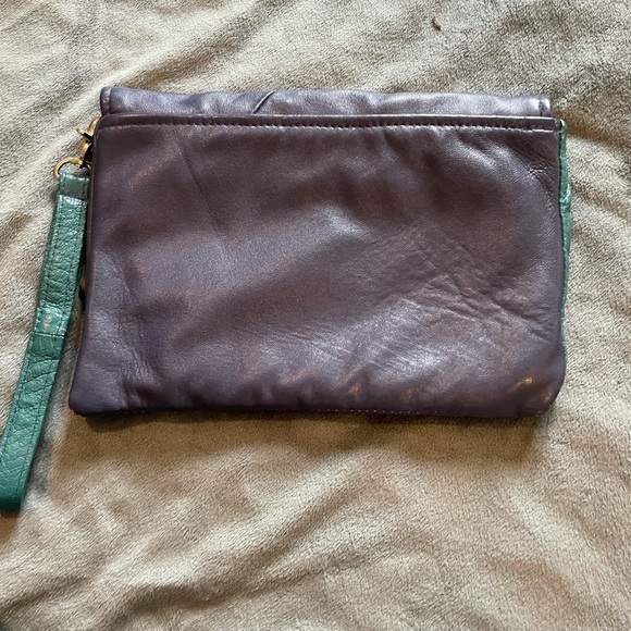 Blue leather clutch - Picture 2 of 3
